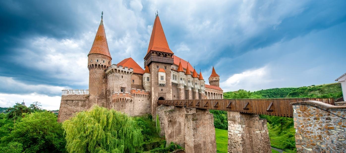 Top 10 most beautiful castles in Romania | TukTuk Travel Magazine