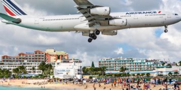 maho beach landing