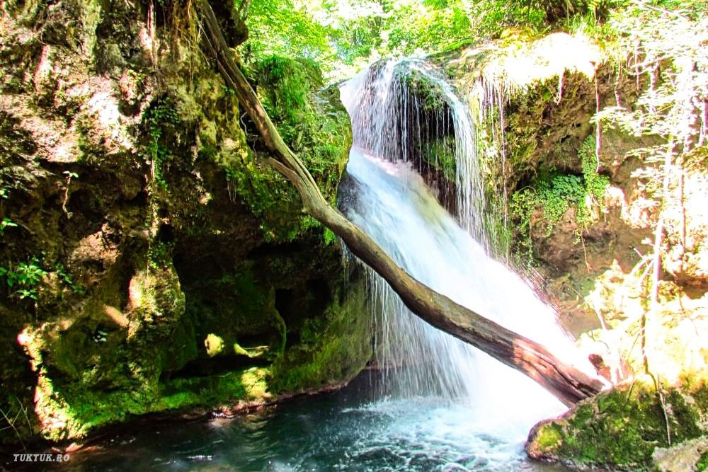 Vaioaga Waterfall