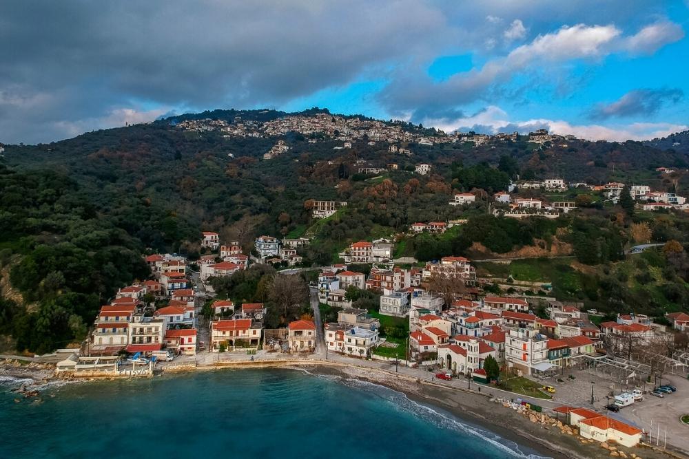 Loutraki port  skopelos island