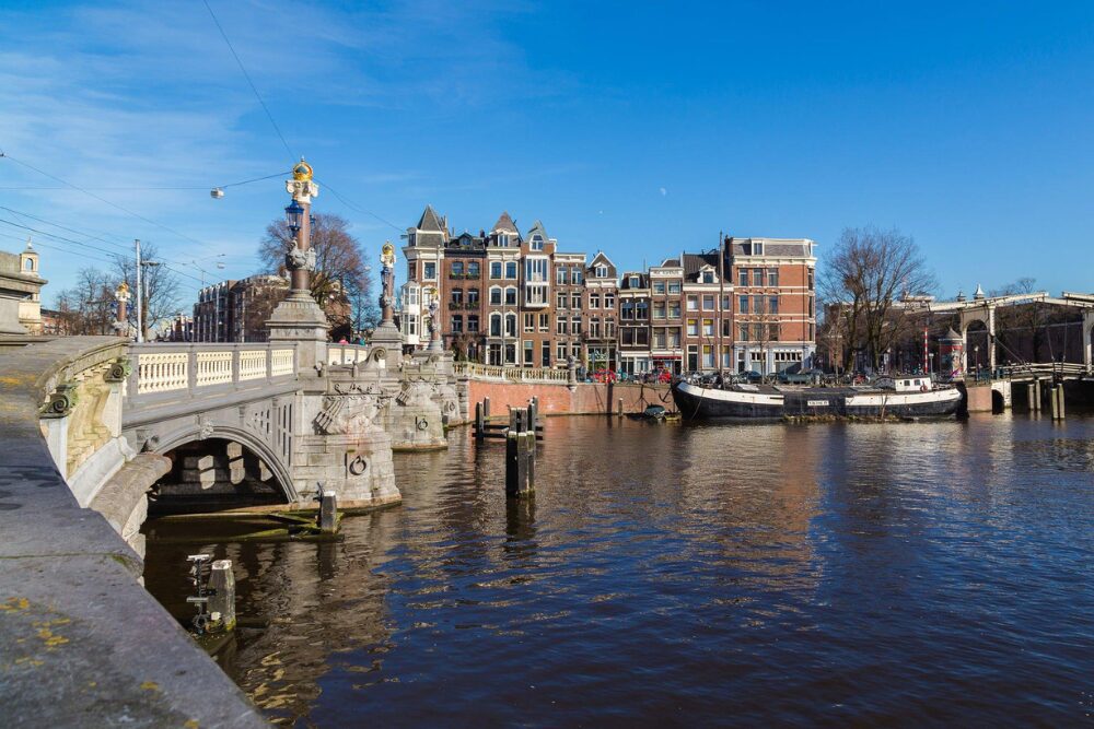 Understanding Utrecht's Canal System