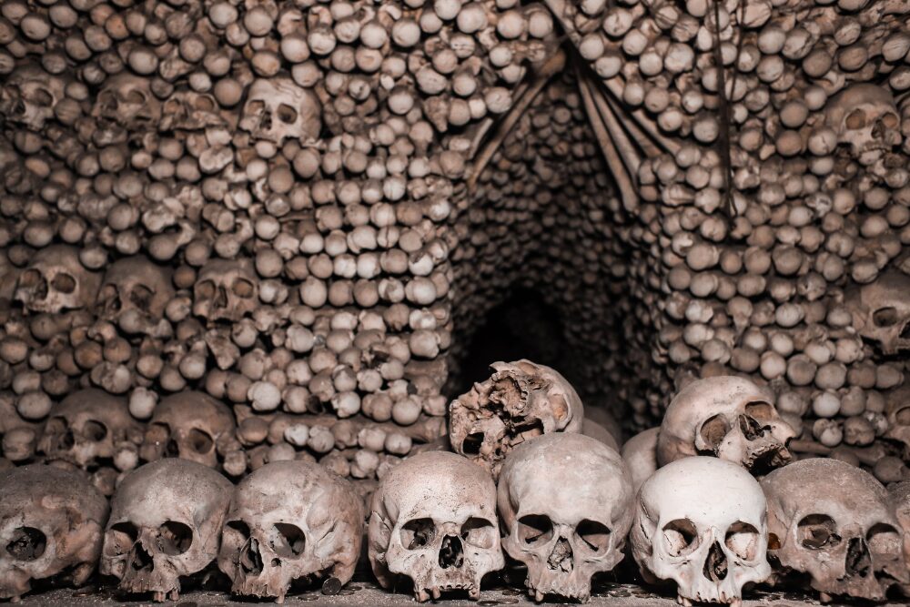 Chapel of Bones (Capela dos Ossos)