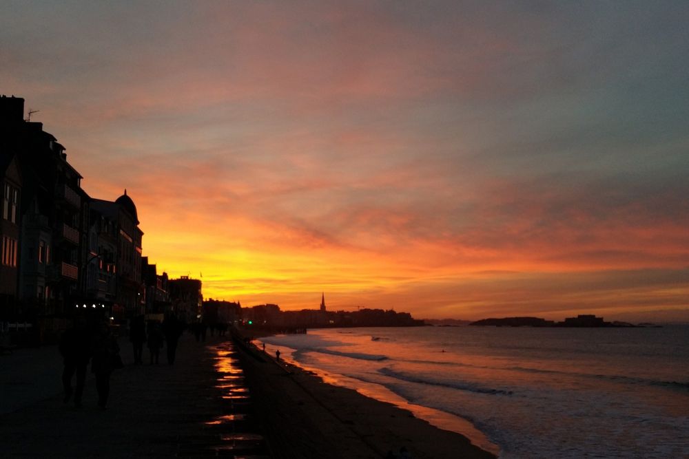 Saint-Malo sea Sun