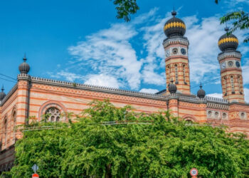 A Visit to Budapest’s Jewish Quarter: a Cultural Experience
