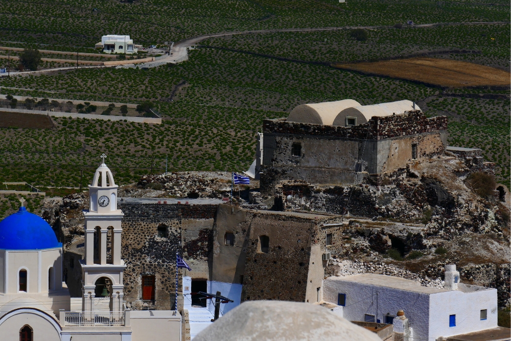 Exploring Akrotiri