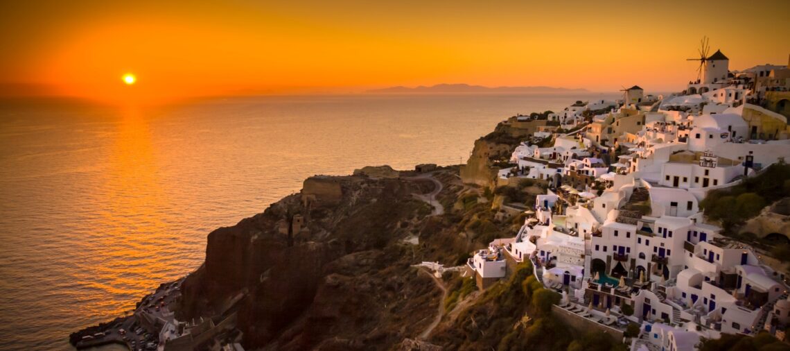 best places to see the sunset in santorini